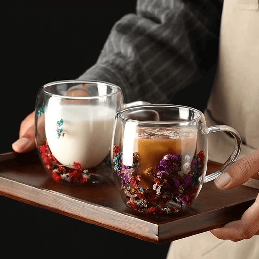 (4 pièces) Tasses en verre à double paroi avec motif fleurs séchées